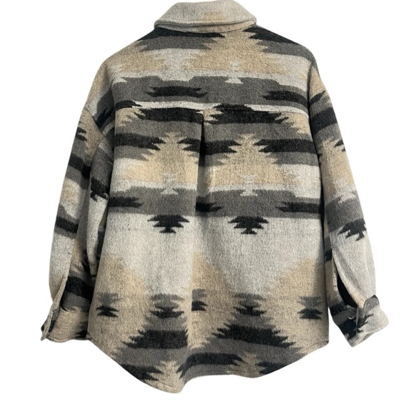 Aztec Print Wool blend Shacket Size Small - Picture 7 of 7